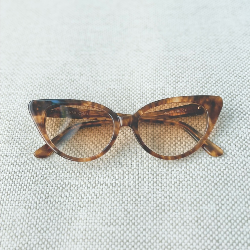velvet canyon femme chat - tan tort sunglasses - NWT - Picture 2 of 8
